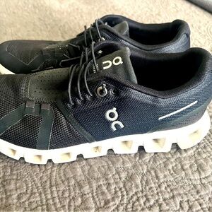 Black On Cloud, boys slip on tennis shoes. Size 7.5